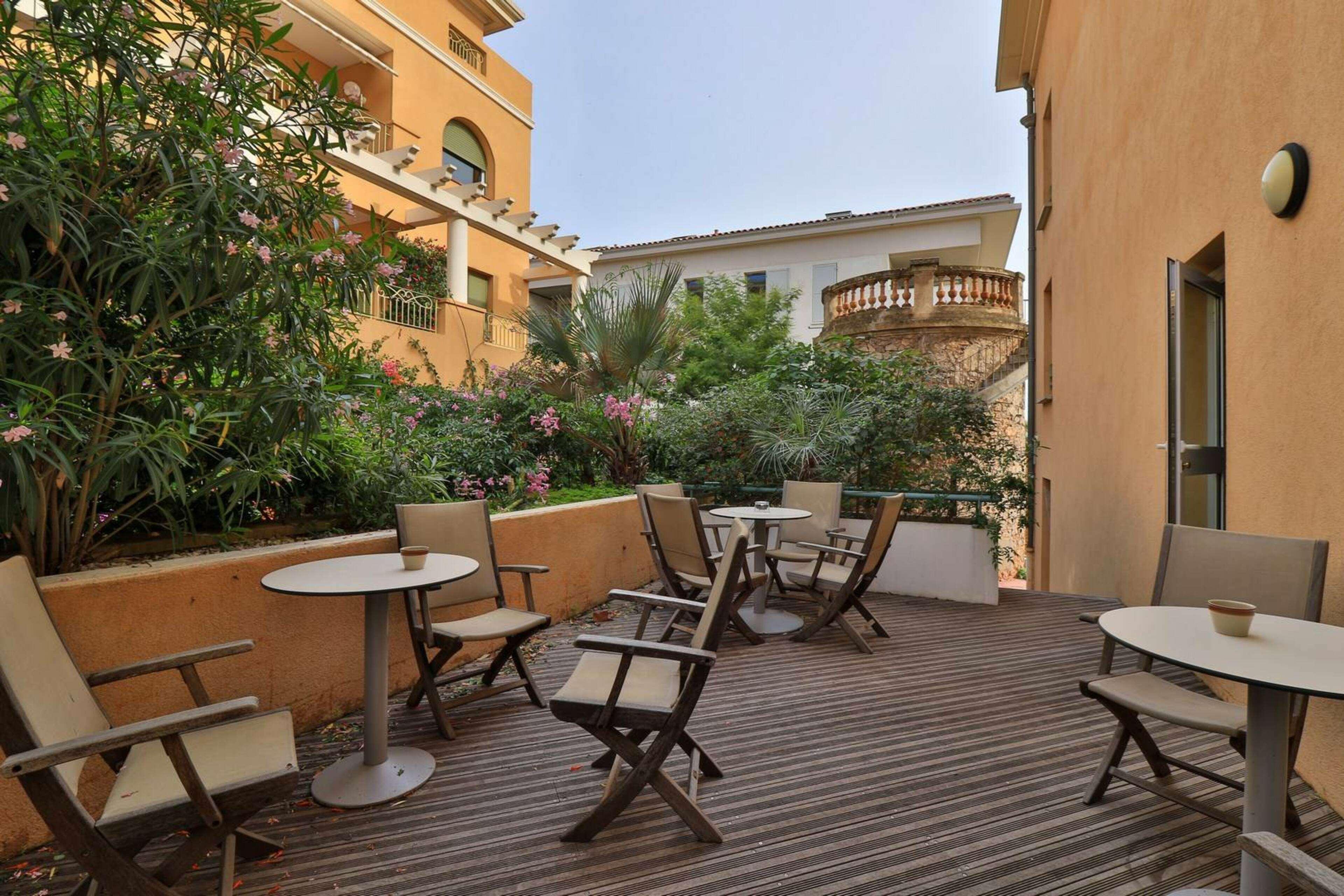 Hotel Sanary, Soleil Et Jardin - Renovation Hiver 2024-25 Sanary-sur-Mer Exterior foto